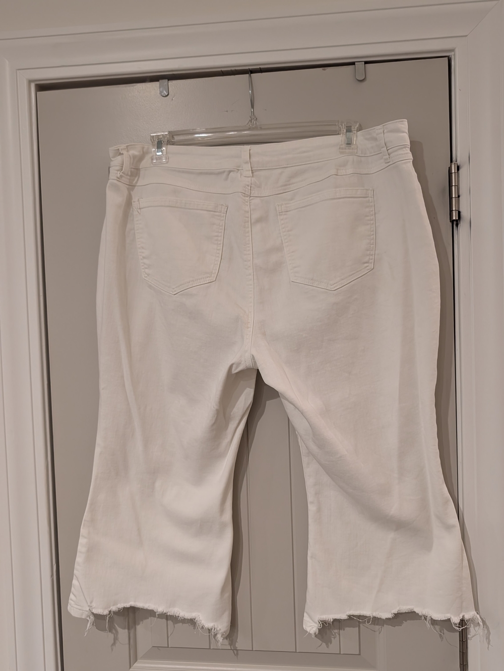 Button-Front White Capris - Women's - Picture 3 of 3